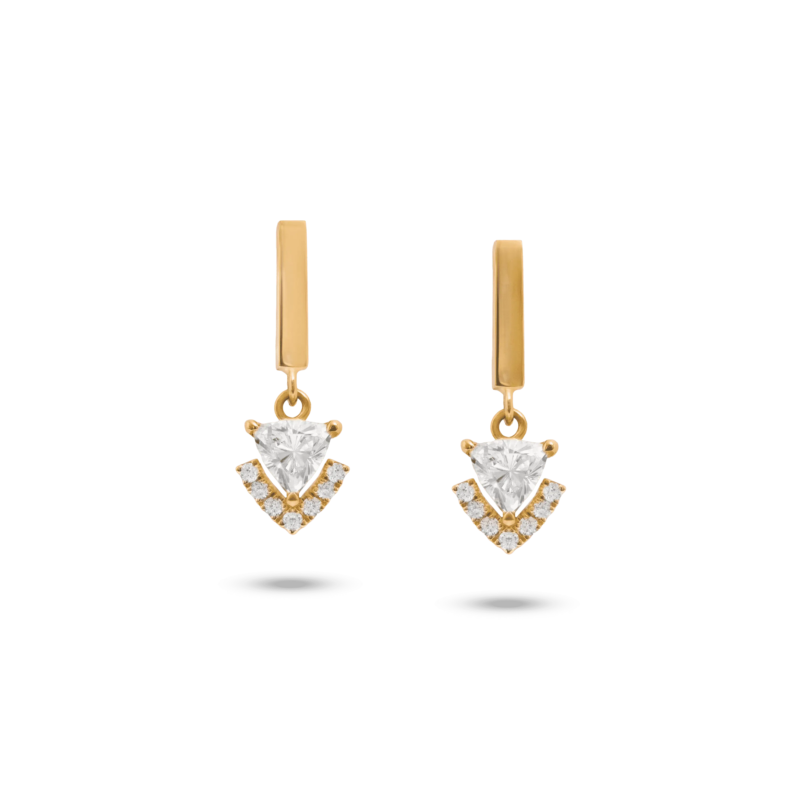 The Victoria Edges earrings danglers in yellow-gold featuring a triangle-cut diamond.