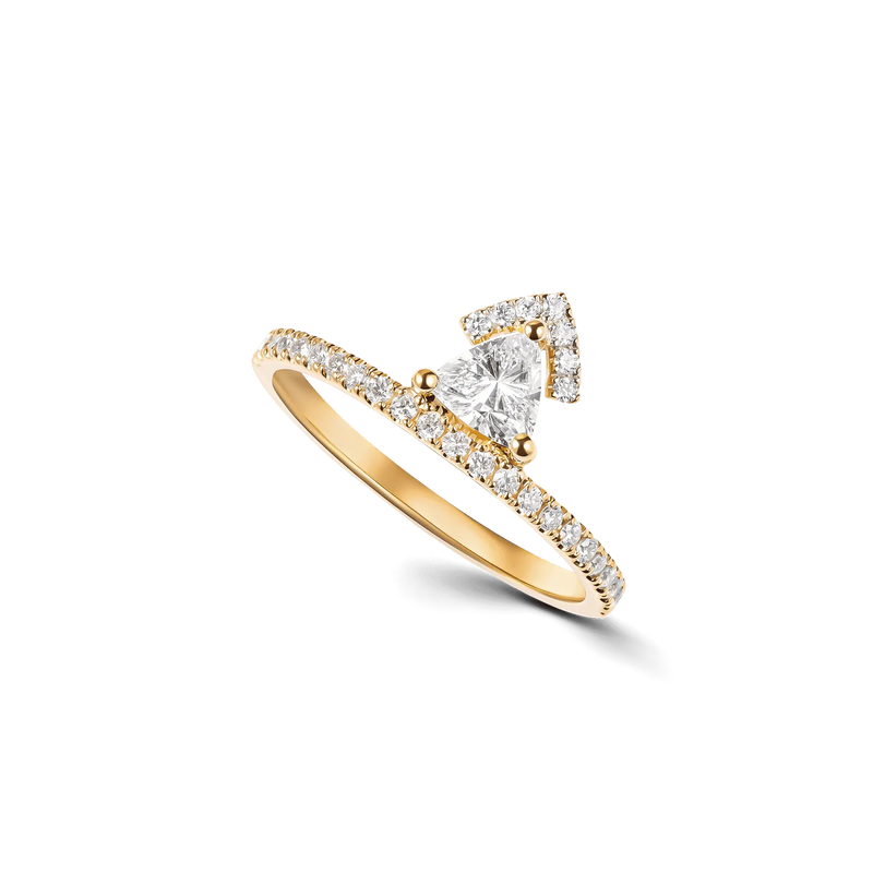 Victoria Accent ring in 18K yellow gold, featuring a single-band design with a 0.45ct triangle-cut lab-grown diamond in a castle setting.